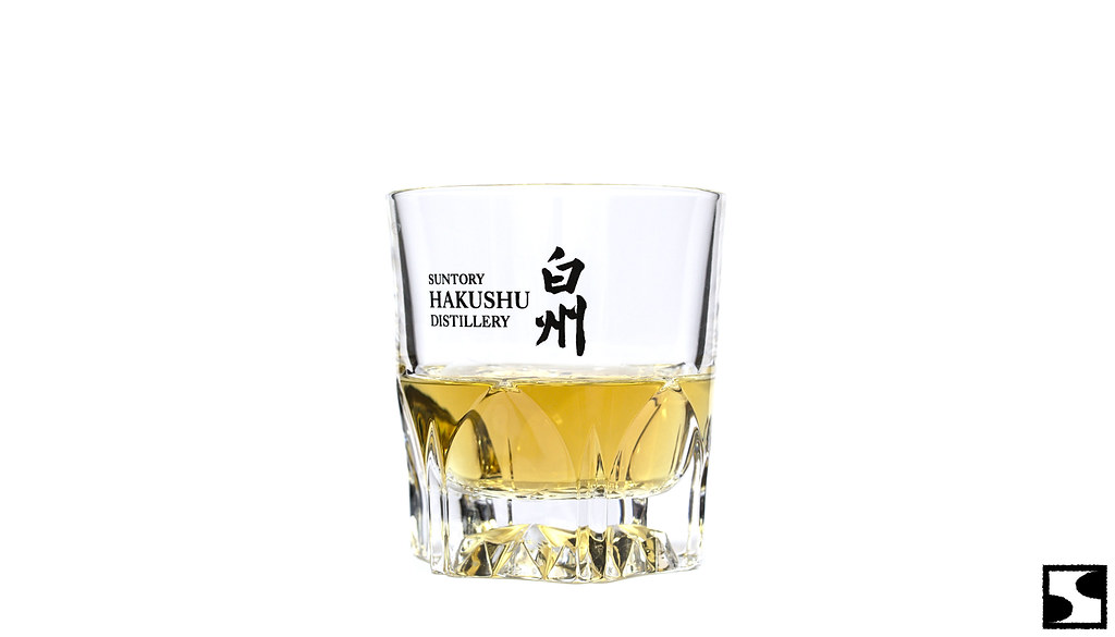 A glass of hakushu