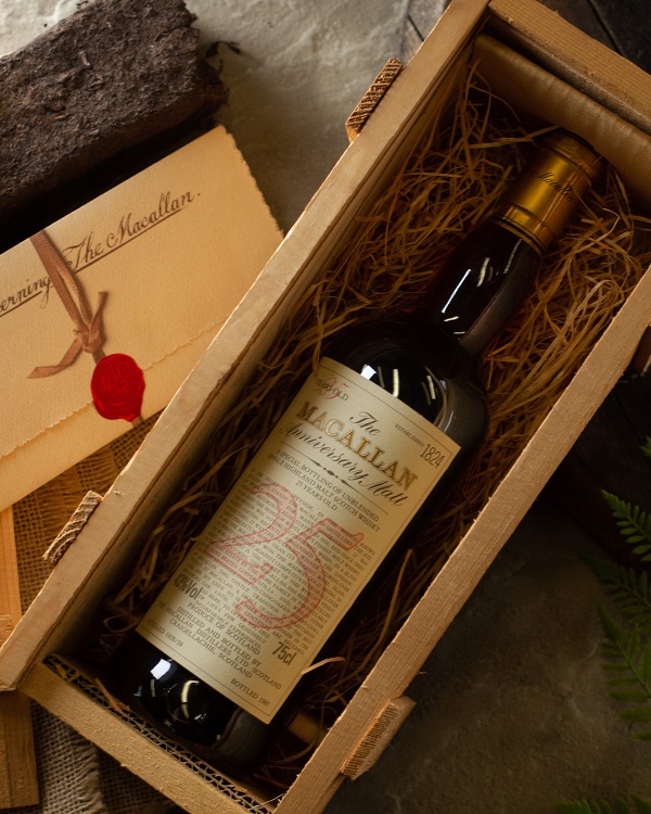 Macallan anniversary Malt 25 Year Old Sell Macallan anniversary Malt 25 Year Old