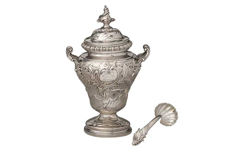 Tea-caddy-with-spoon-and-finial Tea caddies