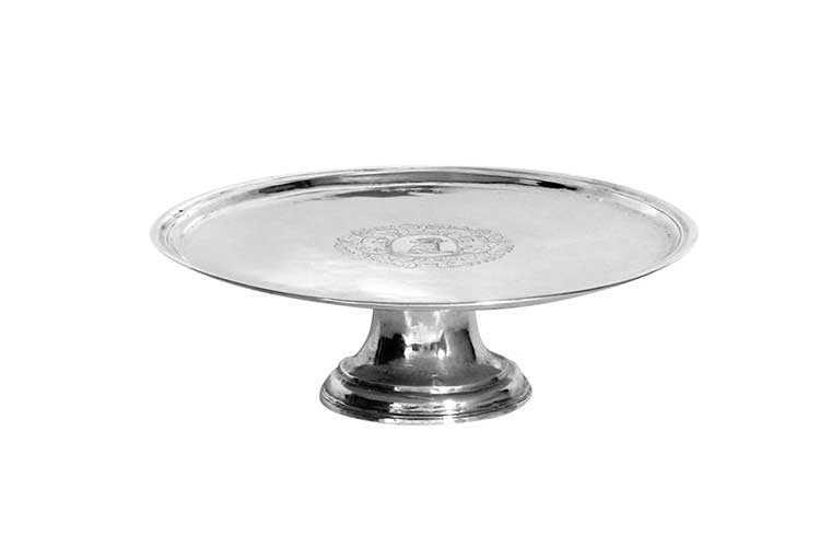 salver-w-central-trumpet-foot-c1710 18th century salver