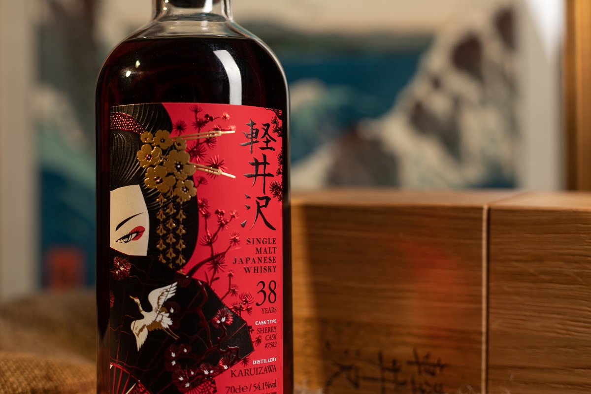 karuizawa geisha - Copy Bottles like this 38 year year old Karuizawa show that anniversary years are unimportant - at 54.1% ABV this whisky could easily have matured to 40 years old, but the bottler chose not to.