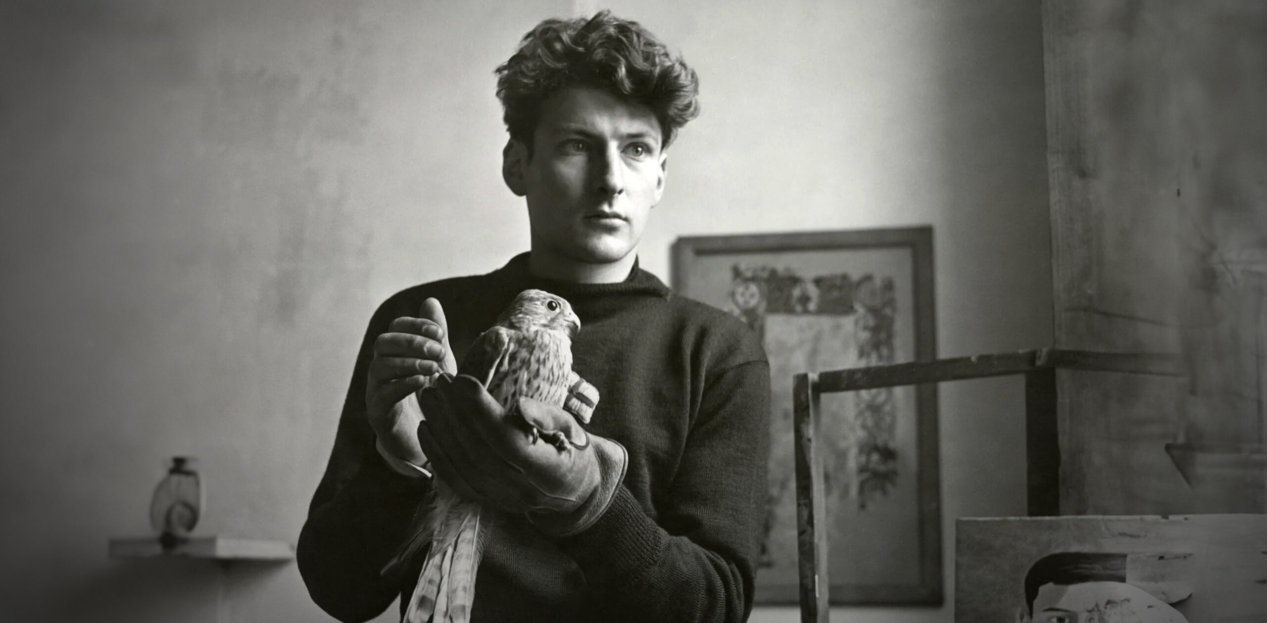 Lucian Freud with a sparrowhawk.